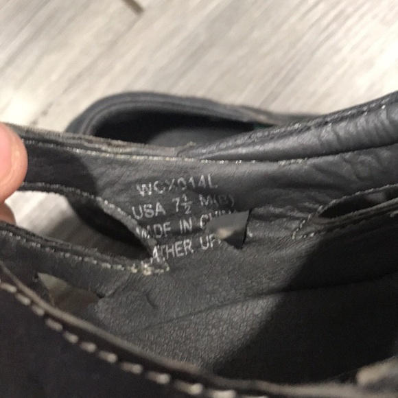 Propét Gray Leather Laser cut “Cameo” Flat - Picture 7 of 8